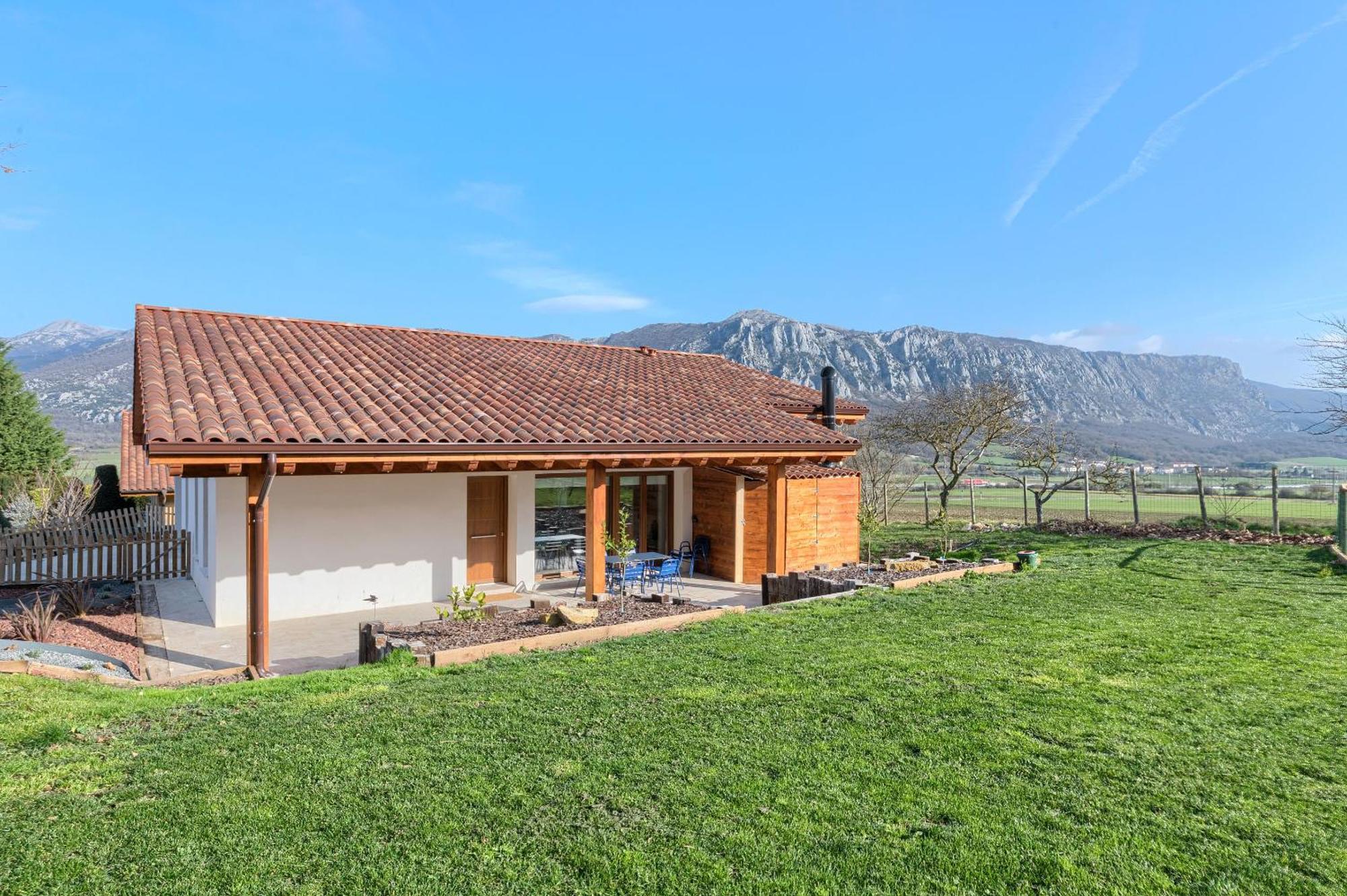 Vt Refugio De Paz En La Naturaleza Casa Espaciosa Para Familias Y Grupos Ibarguren Exterior photo